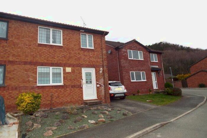 2 Bedroom Property To Rent In Lon Y Mes, Abergele, LL22