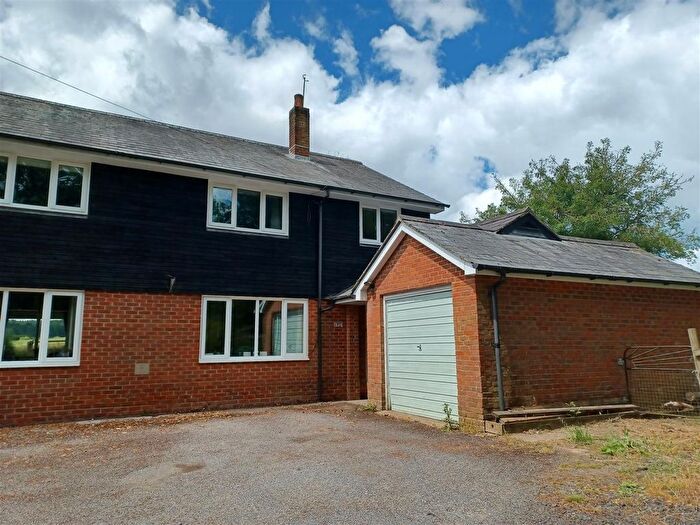 3 Bedroom Semi-Detached House To Rent In Brick Kiln Lane, Alton, GU34