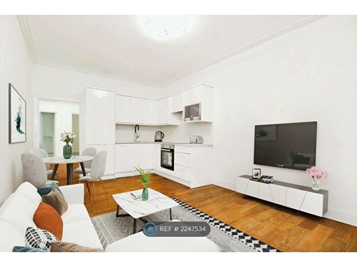 3 Bedroom Terraced House To Rent In Broughton Street, Edinburgh, EH1