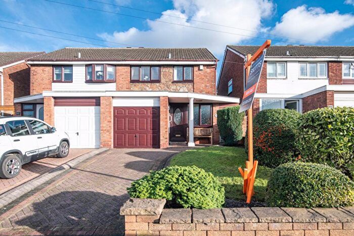 3 Bedroom Semi Detached House For Sale In Lemox Road, West Bromwich, B70