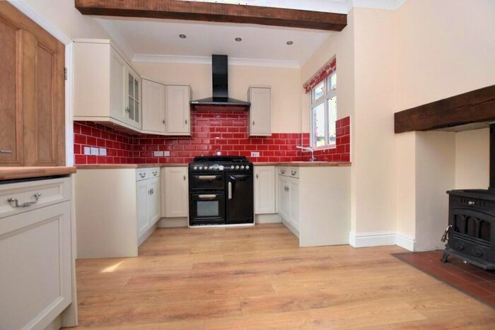 4 Bedroom Semi-Detached House To Rent In Whinfield, Adel, Leeds, LS16