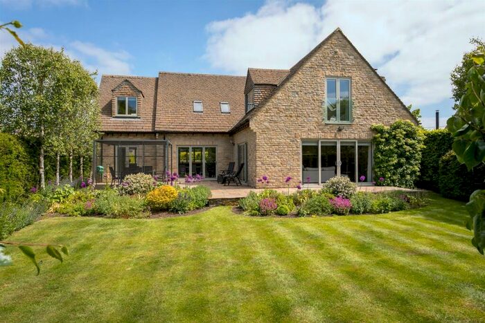 4 Bedroom Detached House For Sale In Bell Lane, Poulton, Cirencester, GL7