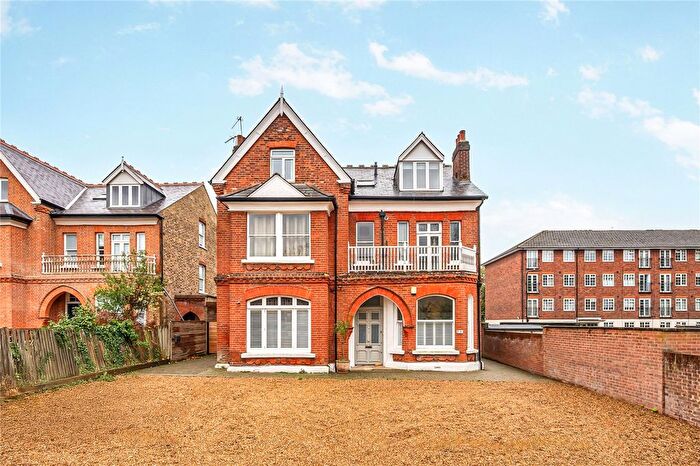 2 Bedroom Flat For Sale In Montpelier Road, London, W5