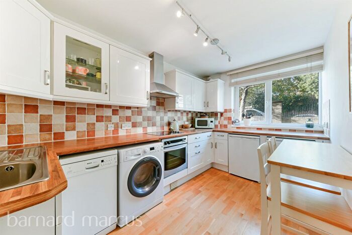 1 Bedroom Flat For Sale In West Hill Road, London, SW18