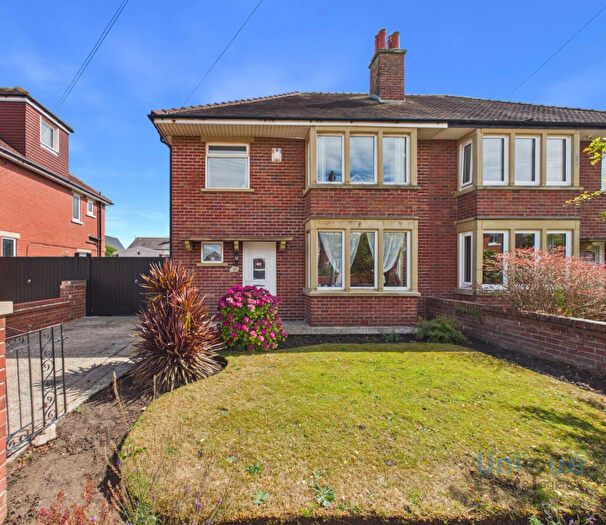 3 Bedroom Semi-Detached House For Sale In Sandhurst Avenue, Lytham St. Annes, FY8