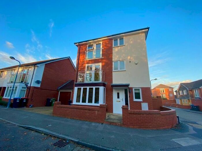 4 Bedroom Property To Rent In Hunsbury Chase, Broughton, Milton Keynes, MK10