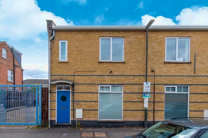 1 Bedroom Flat To Rent In York Road, London, SW19