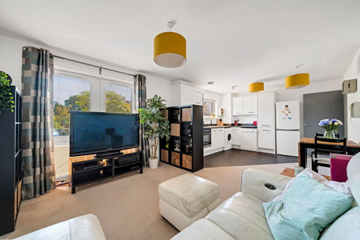 2 Bedroom Flat For Sale In Sympathy Vale, Dartford, DA1