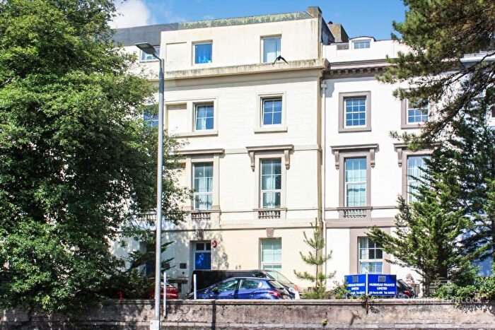 2 Bedroom Flat To Rent In North Hill, Plymouth, PL4