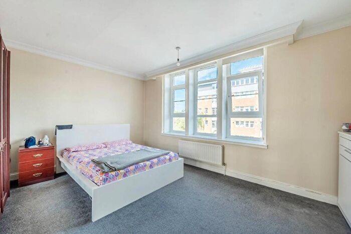 3 Bedroom Flat To Rent In Warren Fields, Stanmore, HA7
