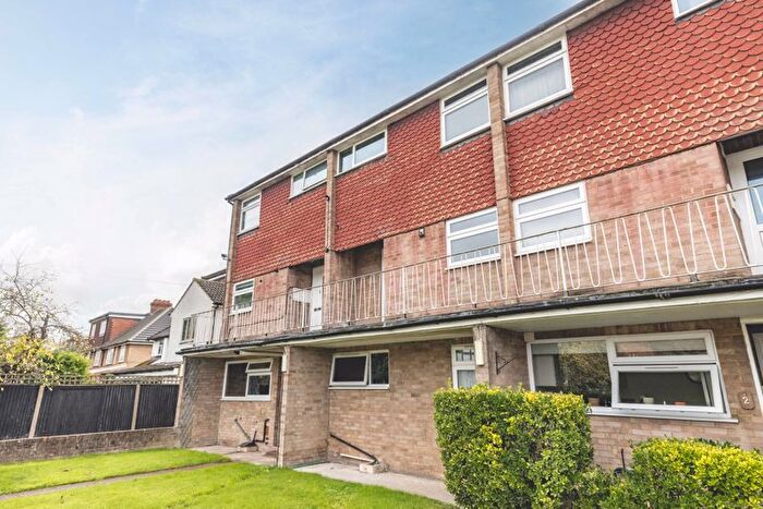 2 Bedroom Maisonette For Sale In Upton Road, Slough, SL1