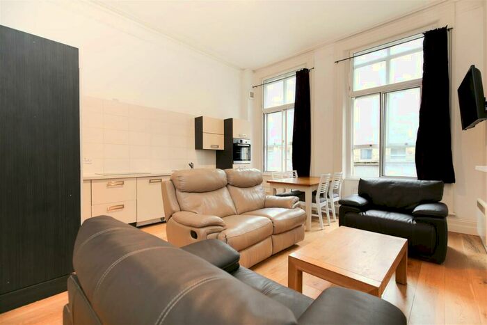 2 Bedroom Apartment To Rent In (£pppw)Grainger Street, City Centre, Newcastle Upon Tyne, NE1