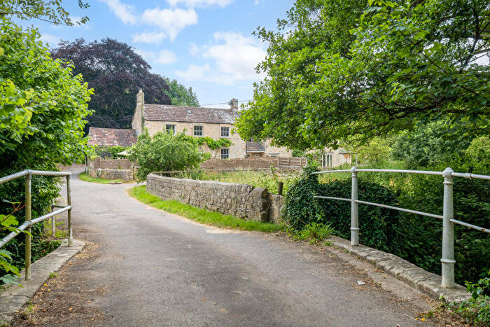 3 Bedroom Link Detached House For Sale In Dunkerton, Bath, BA2