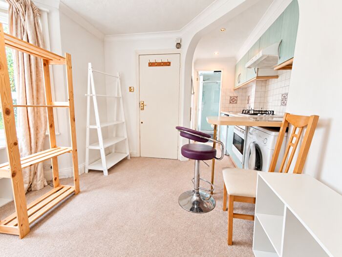 Studio To Rent In St Peters Street, Islington, N1