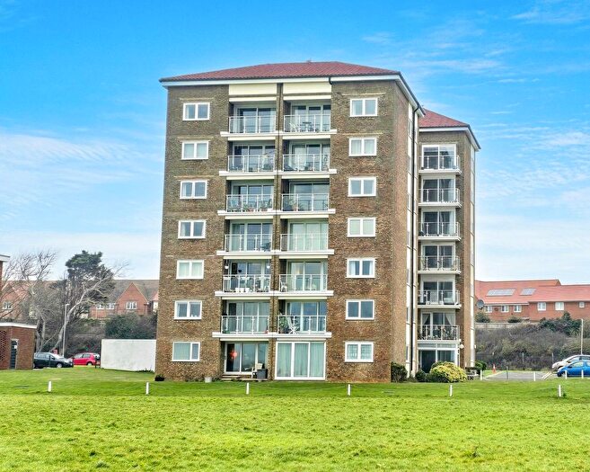 2 Bedroom Flat For Sale In Sutton Place, Bexhill-On-Sea, TN40
