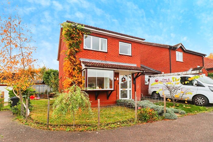 3 Bedroom Detached House For Sale In Hill Crest, Norwich, NR5