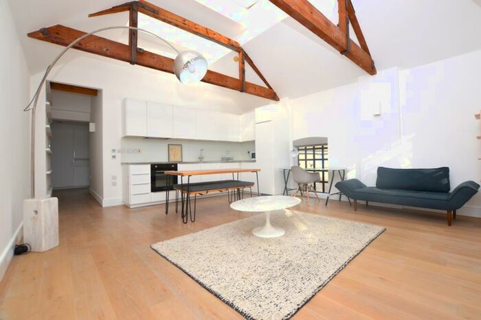 2 Bedroom Flat To Rent In Godman Road Peckham, SE15