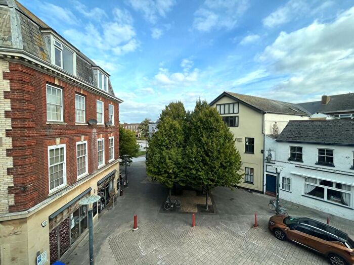 1 Bedroom Flat For Sale In Bowlinger Court, Queen Street, EX8