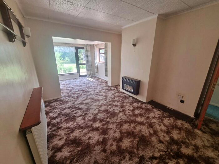 2 Bedroom Bungalow For Sale In Hullbridge Road, Rayleigh, Essex, SS6