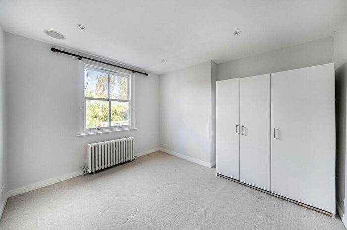 2 Bedroom Terraced House For Sale In Bearfield Road, Kingston Upon Thames, Surrey, KT2