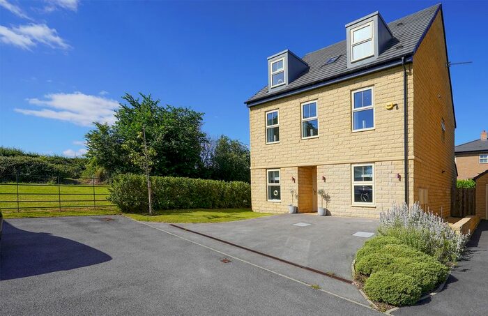 5 Bedroom Detached House For Sale In Tivey Road, Eckington, S21