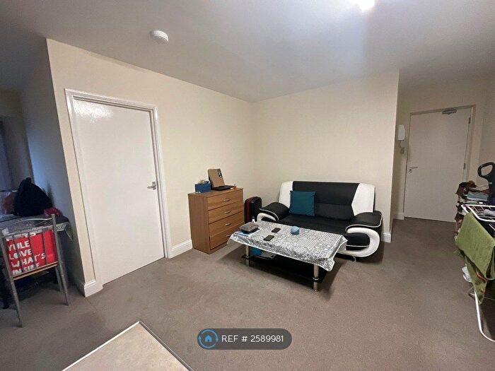 1 Bedroom Flat To Rent In Burlington Court, Slough, SL1