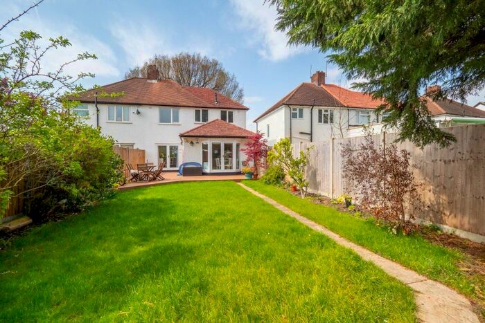 4 Bedroom Semi-Detached House To Rent In Ancaster Crescent, New Malden, KT3