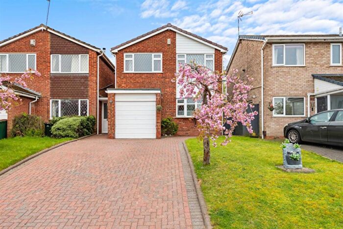 3 Bedroom Link Detached House To Rent In Stonebury Avenue, Coventry, CV5