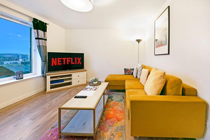 2 Bedroom Flat To Rent In Castle Terrace, Aberdeen, AB11