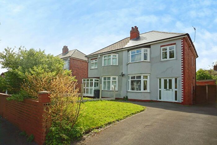 3 Bedroom Semi Detached House For Sale In Dimmocks Avenue, Coseley, Bilston, WV14