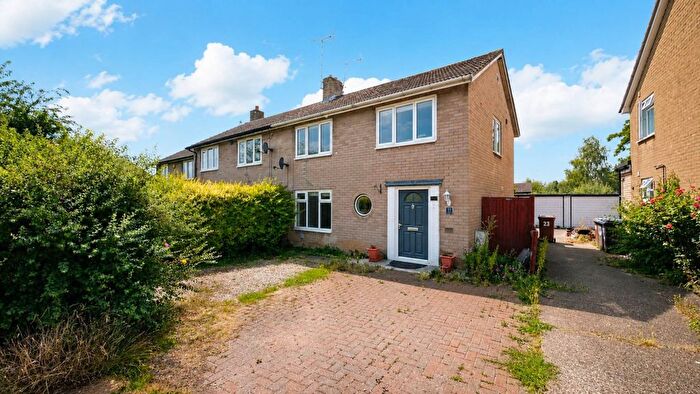 3 Bedroom End Terrace House For Sale In Middlefield, Welwyn Garden City, Herts, AL7