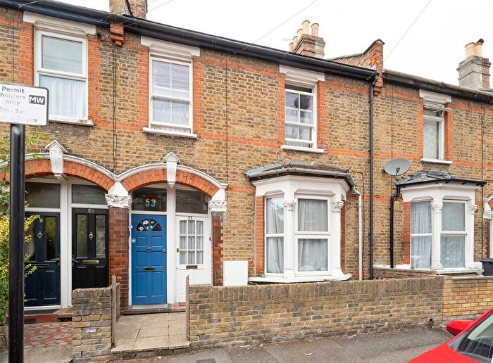 2 Bedroom Property For Sale In Hove Avenue, Walthamstow, E17