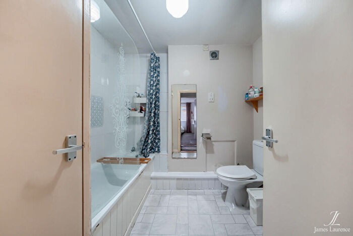 2 Bedroom Apartment For Sale In Sinclair Court, Park Road, Moseley, B13