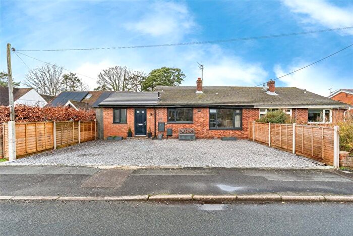 2 Bedroom Bungalow For Sale In Crescent Road, Southampton, Hampshire, SO52