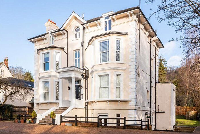 1 Bedroom Apartment For Sale In Raglan Road, Reigate, RH2