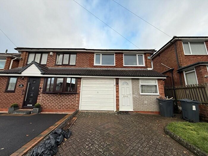 3 Bedroom Semi-Detached House To Rent In Corrine Close, Rubery, Birmingham, B45
