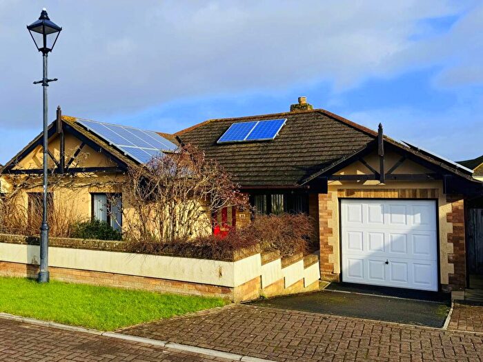 3 Bedroom Bungalow For Sale In Mondeville Way, Northam, EX39