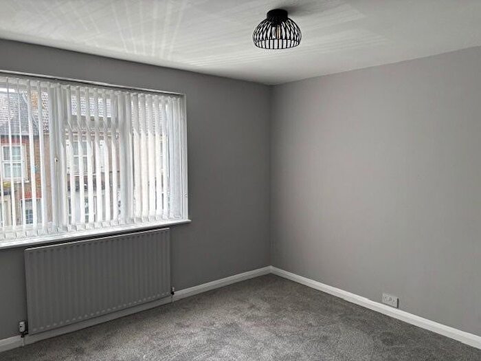 2 Bedroom Flat To Rent In Theobald Road, Croydon, CR0