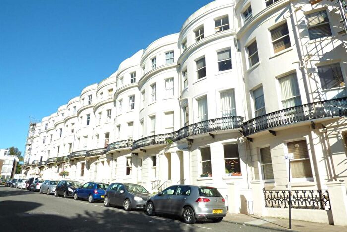 Flat To Rent In Lansdowne Place, Hove, BN3