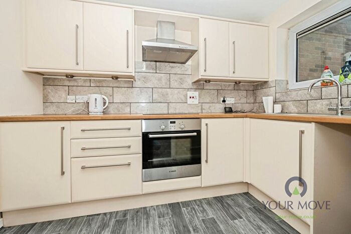 2 Bedroom Flat For Sale In Clarendon Road, Harpenden, Hertfordshire, AL5
