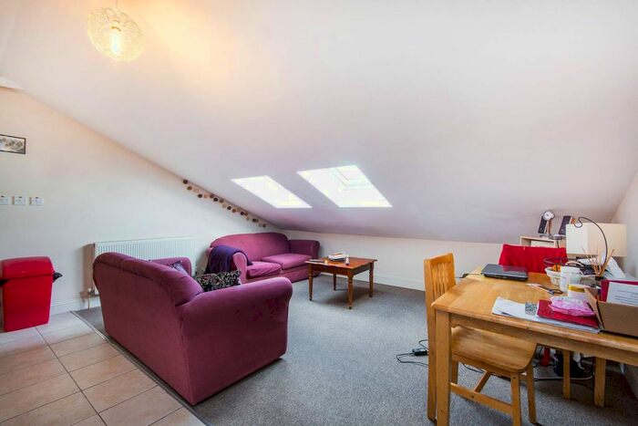 1 Bedroom Flat To Rent In Norwood Road, West Norwood, London SE27