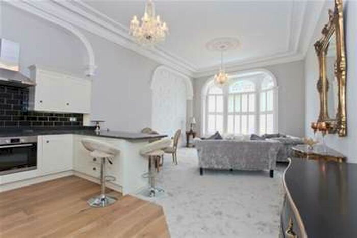 2 Bedroom Flat To Rent In Clifford Street, York, YO1