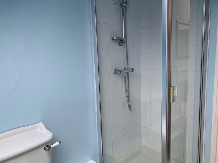 1 Bedroom Flat To Rent In Balmoral Place, Halifax, HX1