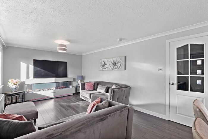 3 Bedroom End Terrace House For Sale In Alberta Avenue, Livingston, EH54