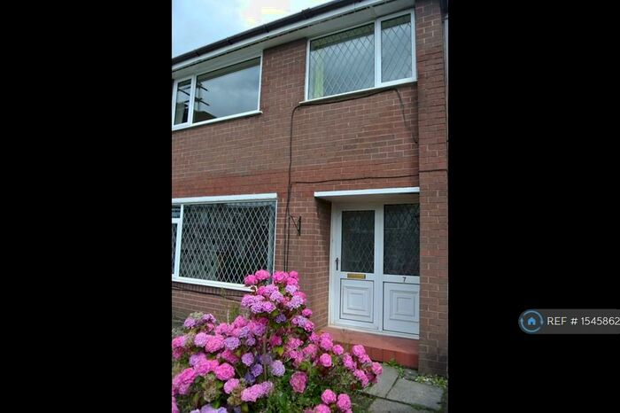 3 Bedroom Semi-Detached House To Rent In Mallom Avenue, Euxton, PR7