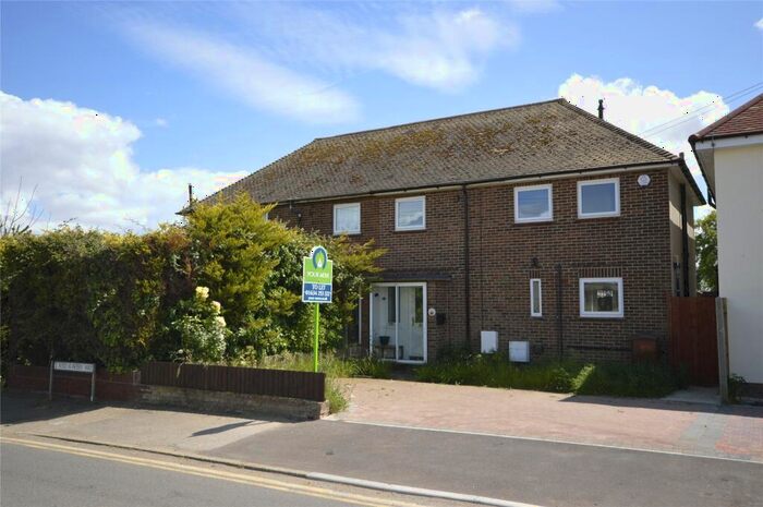 3 Bedroom Semi-Detached House To Rent In Avery Way, Allhallows, Rochester, Kent, ME3