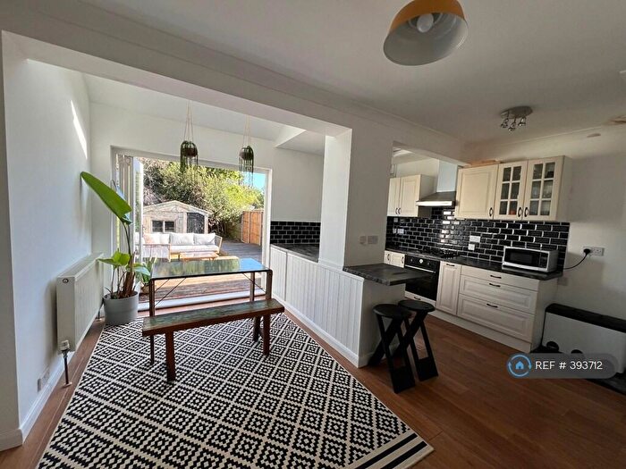 3 Bedroom Terraced House To Rent In Kingshill Ave, Worcester Park, KT4