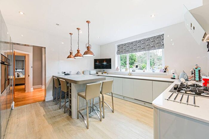 4 Bedroom Detached House For Sale In Bromley Avenue, Shortlands, Bromley, BR1