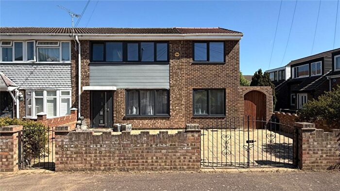 4 Bedroom End Of Terrace House For Sale In Deben, East Tilbury, Essex, RM18