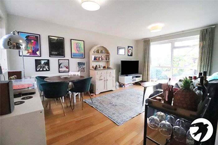 2 Bedroom Flat For Sale In Essenden Road, Belvedere, DA17